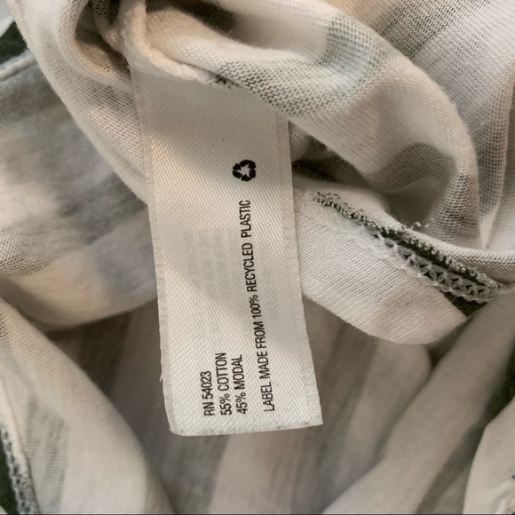 Gap • White/Green Striped Top - Picture 6 of 6